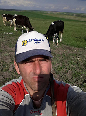 Selfie pozu veren çoban'a büyük ilgi